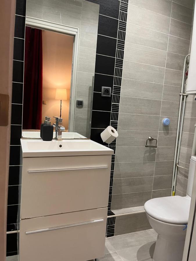 Apartmán Dream Dwell Paris-Chic Flat In The Heart Of Marais Near Pompidou Centre Exteriér fotografie